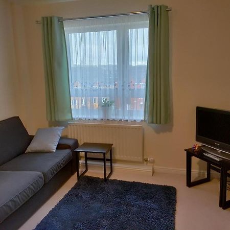 Double Room In A Top Floor Shared Apartment Northampton Dış mekan fotoğraf